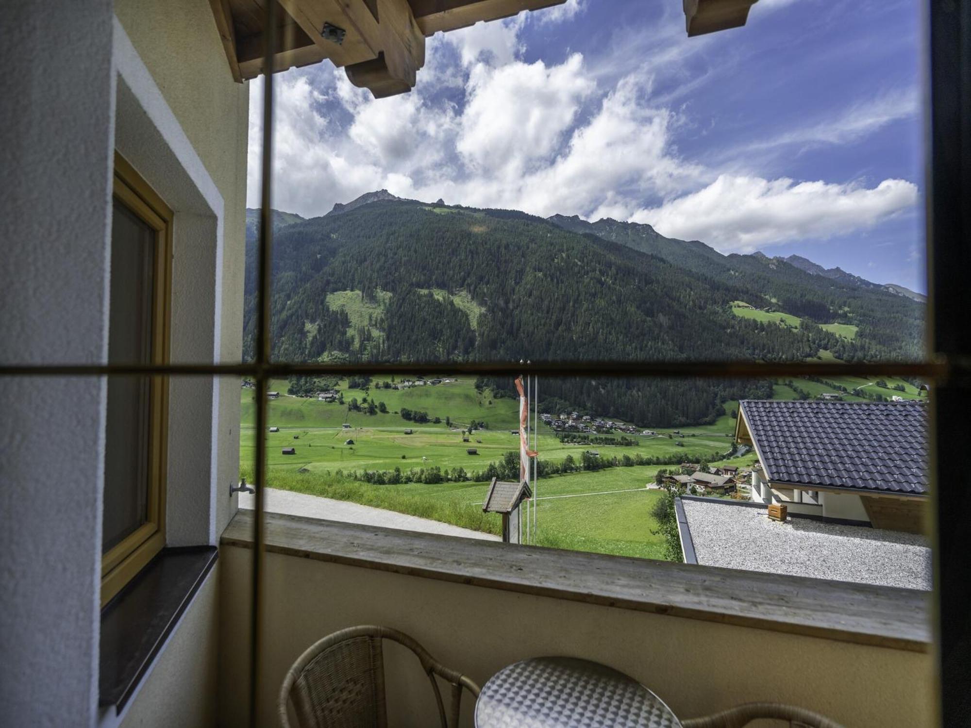 Property in Neustift im Stubaital Exterior foto